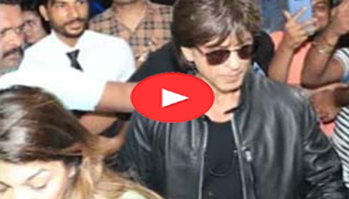 Shah Rukh Khan got angry when a fan took a selfie. Watch the video of what Shah Rukh Khan did to a fan in anger.